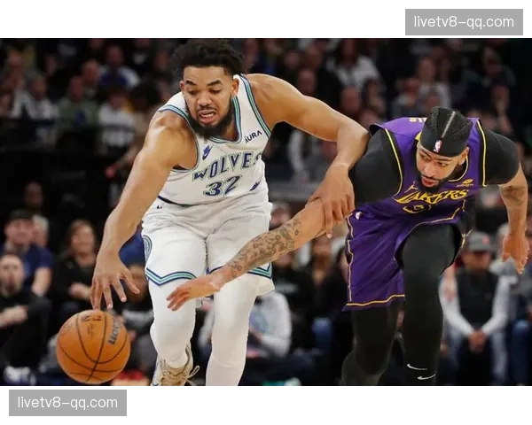 东西部格局呈现鲜明分化 活塞均衡制胜与雷霆攻防碾压路径各异 东西部格局呈现鲜明分化 活塞均衡制胜与雷霆攻防碾压路径各异